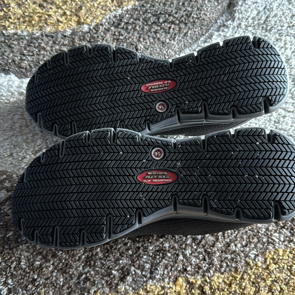 Sketchers Alloy Toe/ Slip Resistant/Air Cooled Me… - image 4